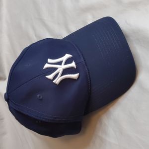 NWOT New York Yankees Adjustable Hat